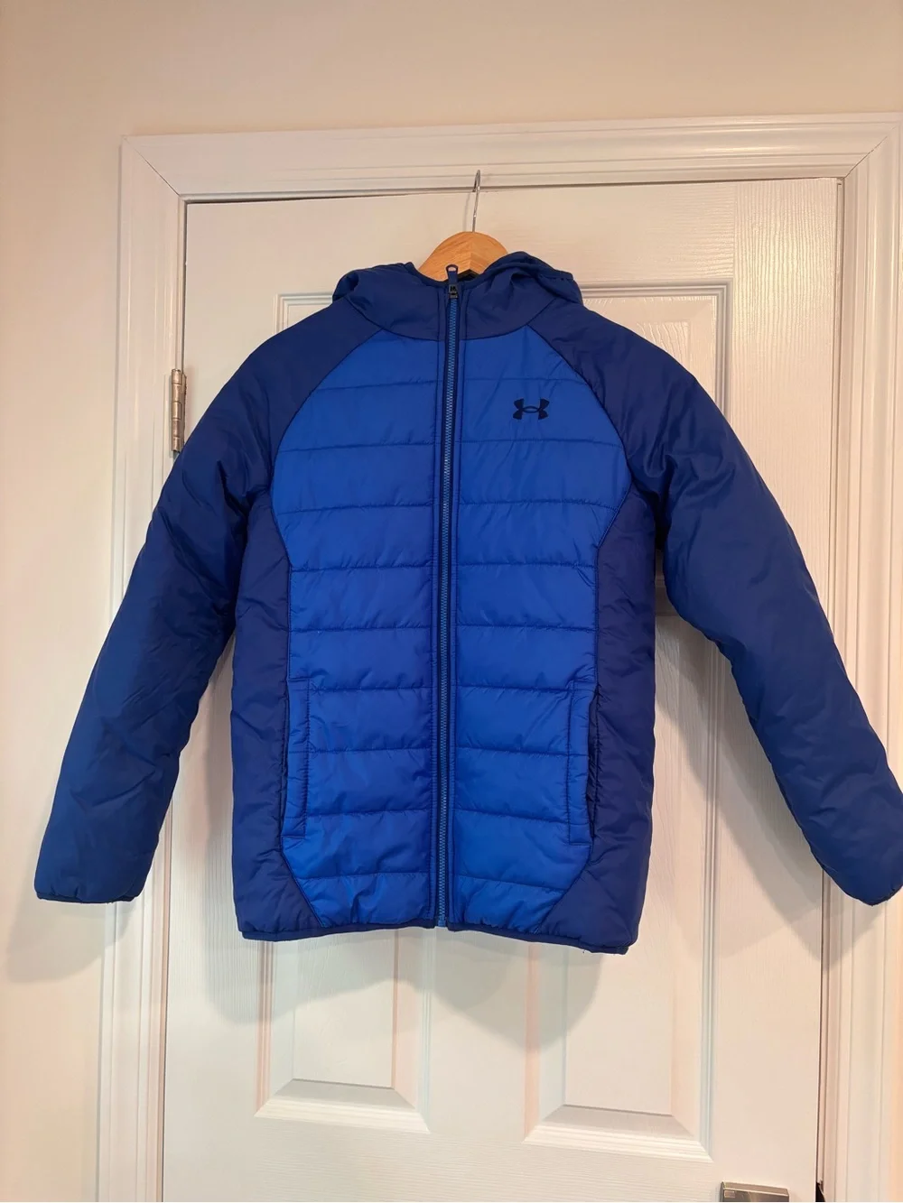 Under Armour Tuckerman Puffer Jacket in royal blue youth size large
